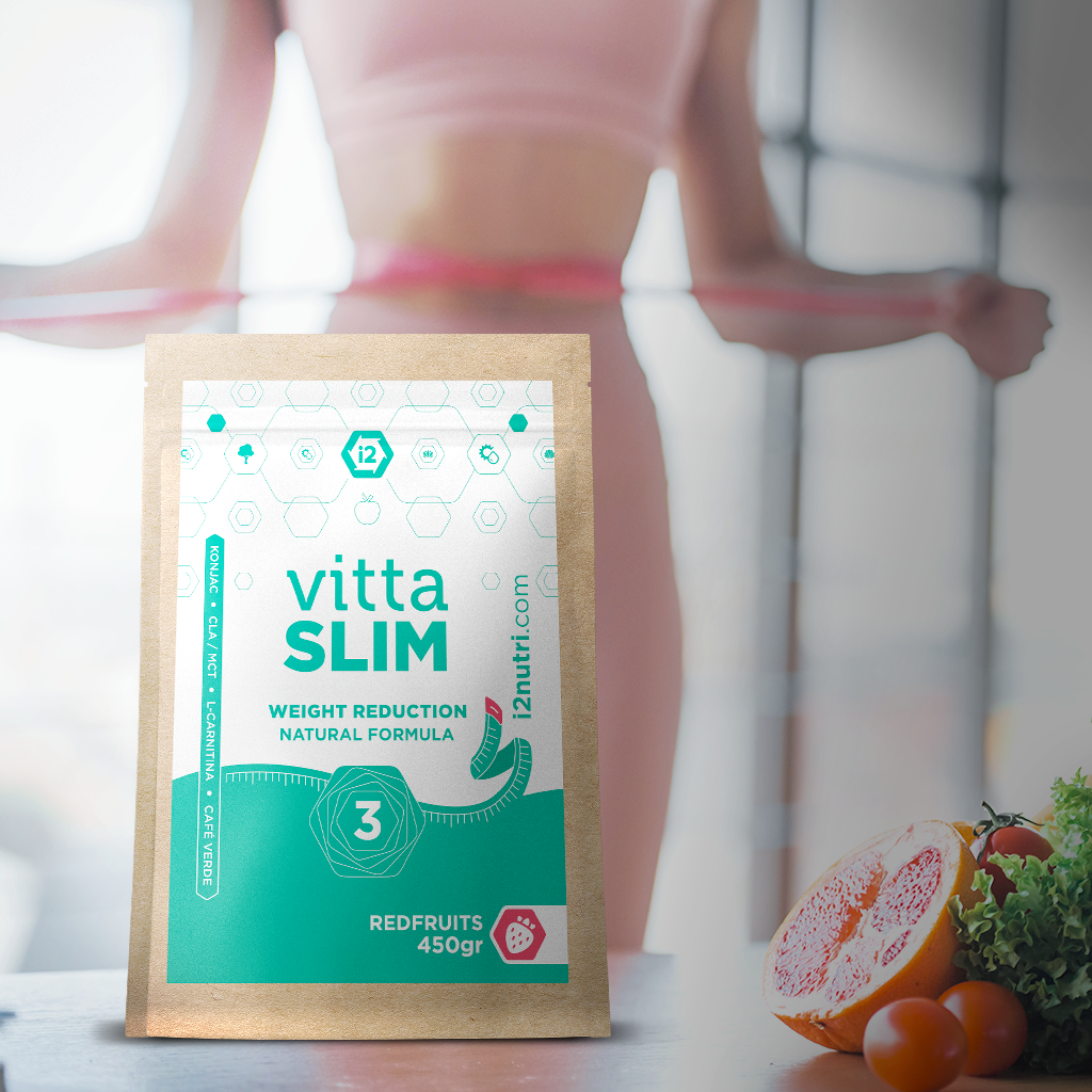 Imagem de batido vitta Slim com mulher e fita metrica
